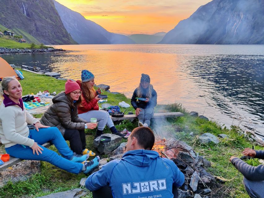 From Flåm: Nærøyfjord 3 Day Kayaking and Camping Tour - What to pack for the fjord