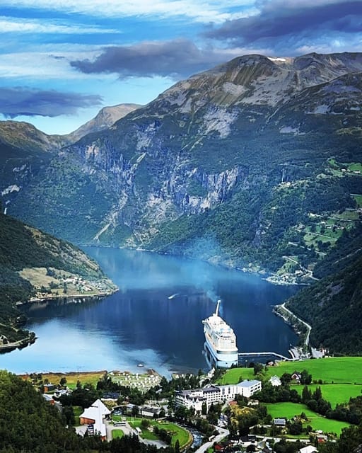 From Geiranger: Dalsnibba & Eagle Road Private Tour & Picnic - From Geiranger village to Flydalsjuvet