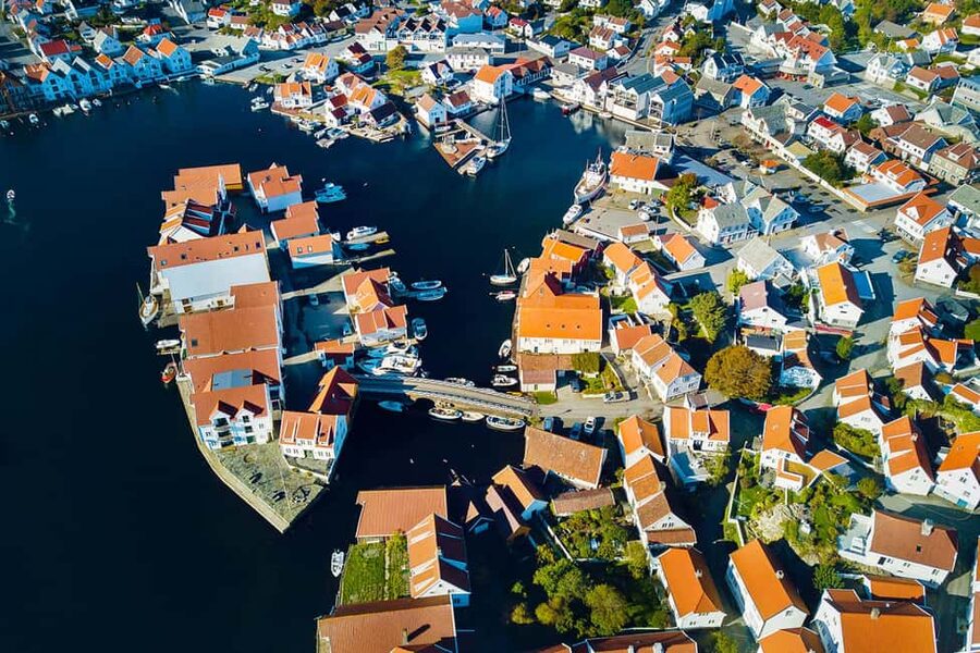 From Haugesund: Karmøy and Norwegian Culture Shore Excursion - Åkrasanden: a soft-sand start by the North Sea