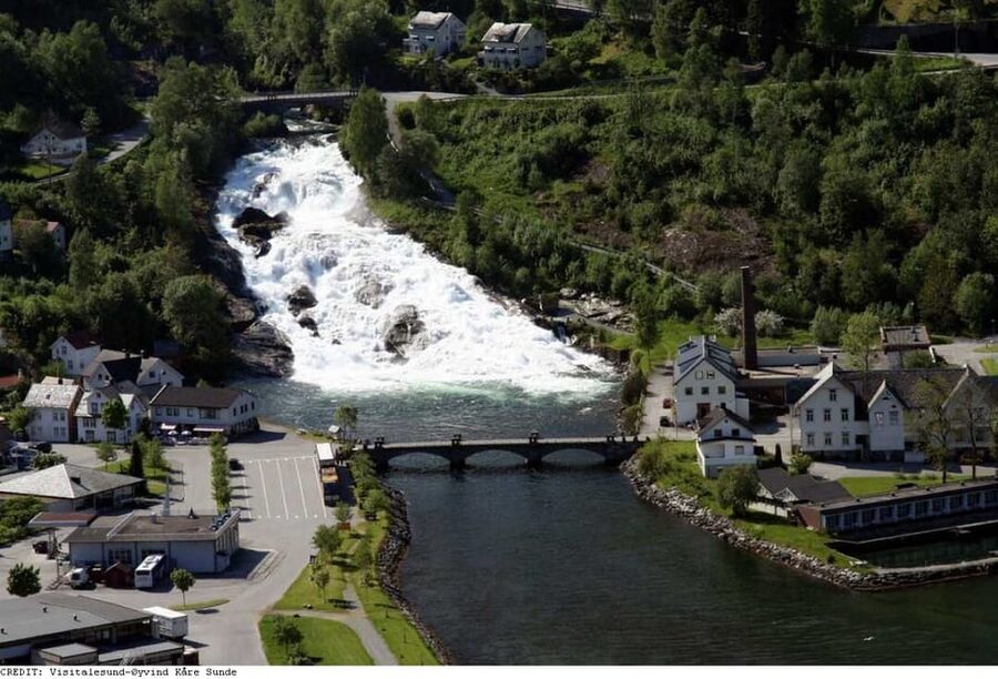 From Hellesylt: The Best of Geiranger Shore Excursion - Djupvatn and the climb to Dalsnibba