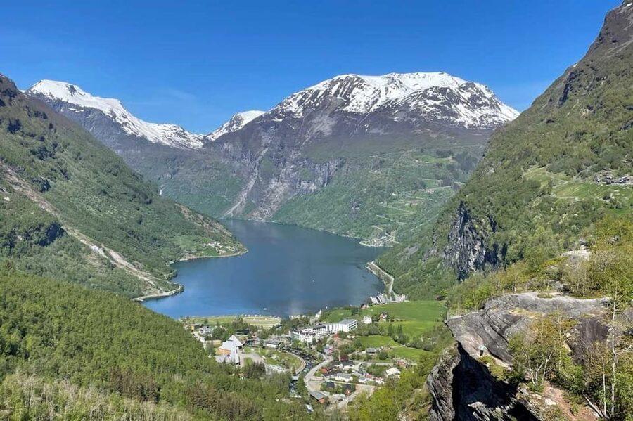 From Hellesylt: The Best of Geiranger Shore Excursion - Guides who add more than directions