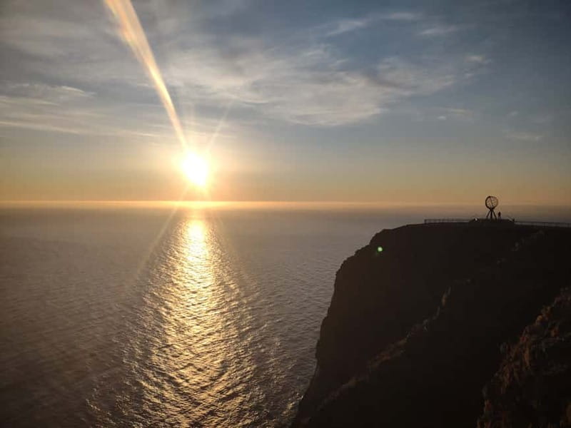 From Honningsvåg: North Cape and King Crabs Tour - One and a half hours at Nordkapphallen