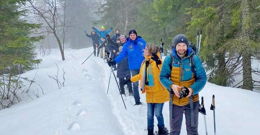 From Oslo: Oslomarka Forest Guided Snowshoeing Tour - From Oslo Central Station to the Frognerseteren line