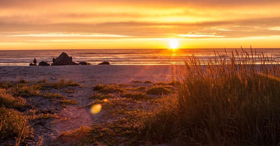 From Svolvær: Midnight sun tour with a photographer - Leaving Svolvær in a comfortable minivan