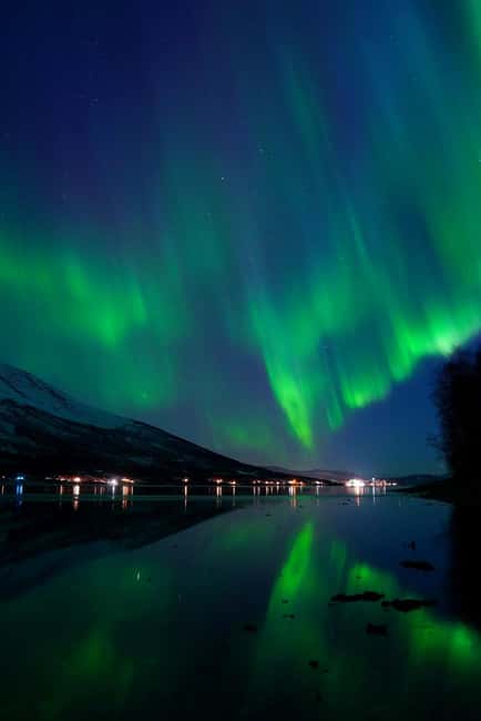 From Tromsø: Aurora Bus Tour with Snacks, Photos, and Drinks - Chasing clear skies beyond Tromsø
