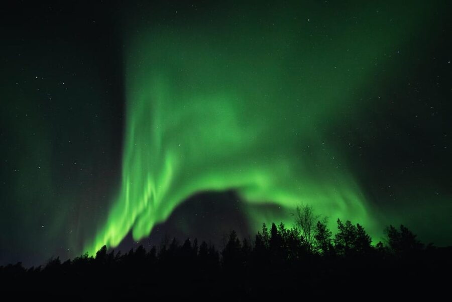From Tromsø: Aurora Snowshoe Hike - Three hours on snowshoes, not a quick photo stop