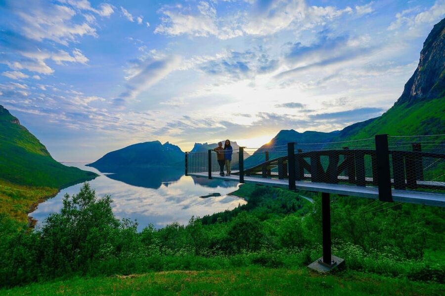 From Tromsø:（Chinese）Senja Day Trip - The first ferry and Husøy at 9:10 AM