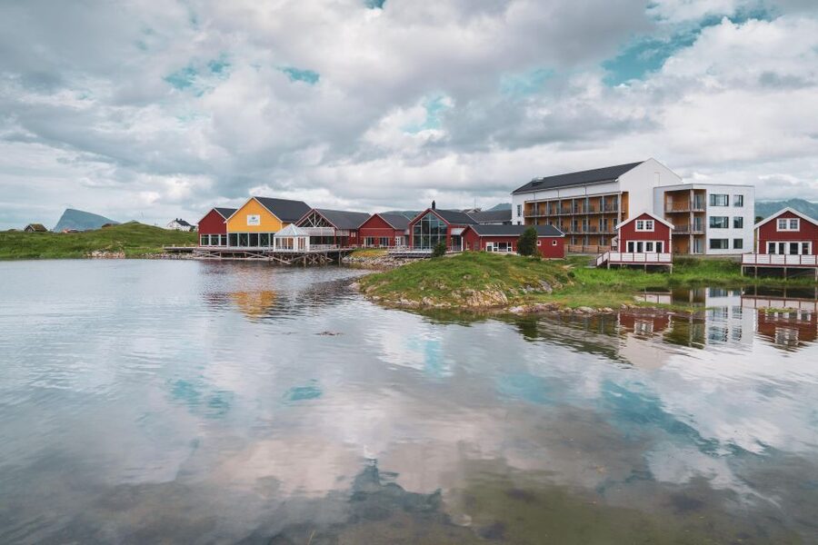 From Tromsø: Kayak trip with lunch and sauna at Sommarøy - Four and a half hours to use as you please