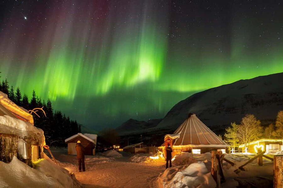 From Tromsø: Northern Lights Visit at Camp Tamok - Four hours around the fire and winter camp