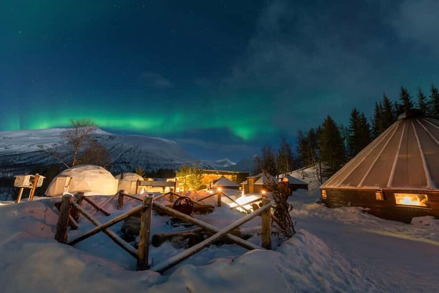 From Tromsø: Northern Lights Visit at Camp Tamok - Getting warm at Camp Tamok