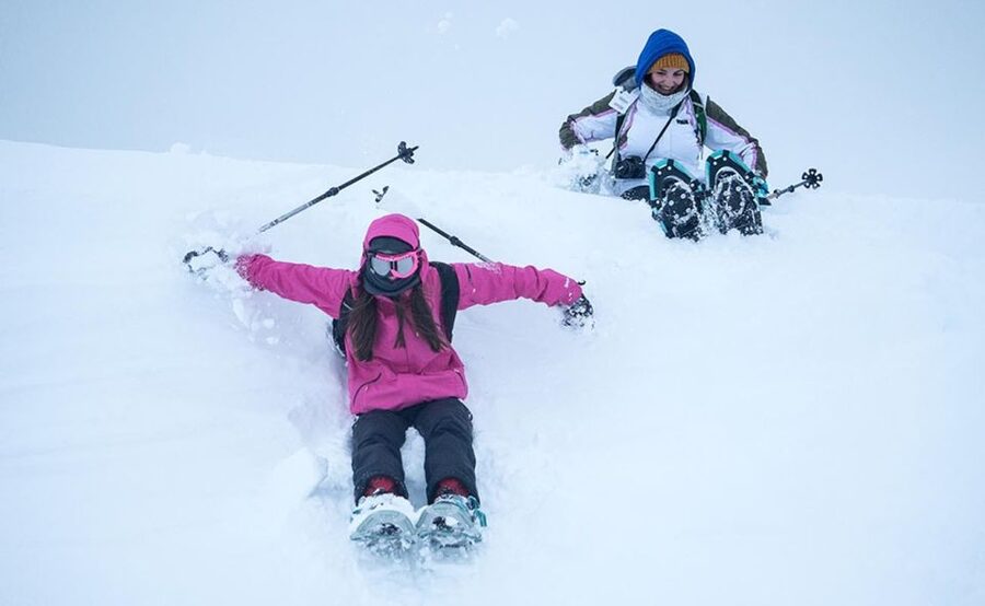 From Tromsø: Snowshoeing Hike with Picnic Lunch and Photos - A simple picnic above the fjords