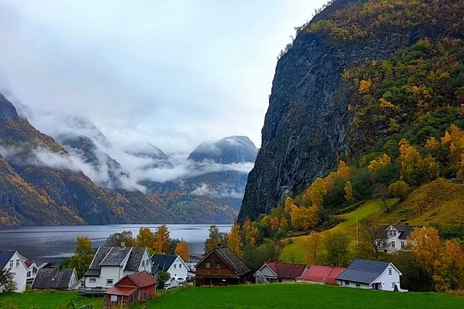Full Day Private Tour to Flam with Pick Up - Flåm: lunch and 45 minutes in the village