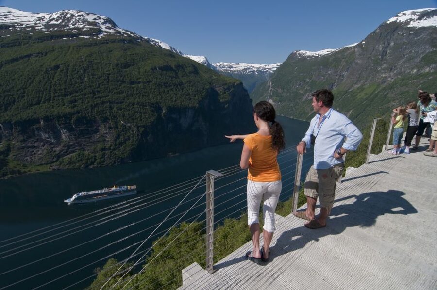 Geiranger: Bus Tour with Multilingual Audio Guide - Flydalsjuvet: the first major viewpoint