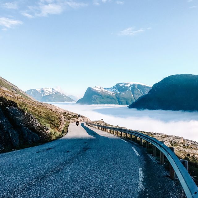 Geiranger: Dalsnibba, Flydalsjuvet, Eagle Bend & Fjords Tour - Eagle Bend and the Seven Sisters Waterfall