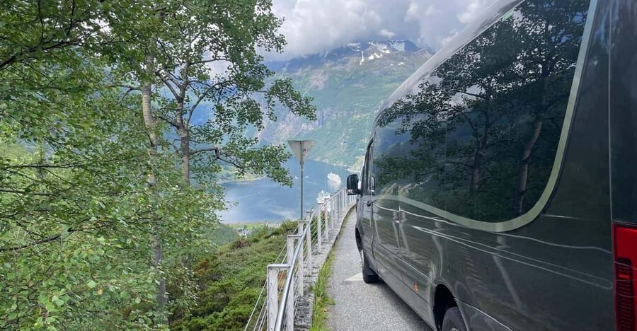 Geiranger Dalsnibba: mini bus tour - The minibus comfort question