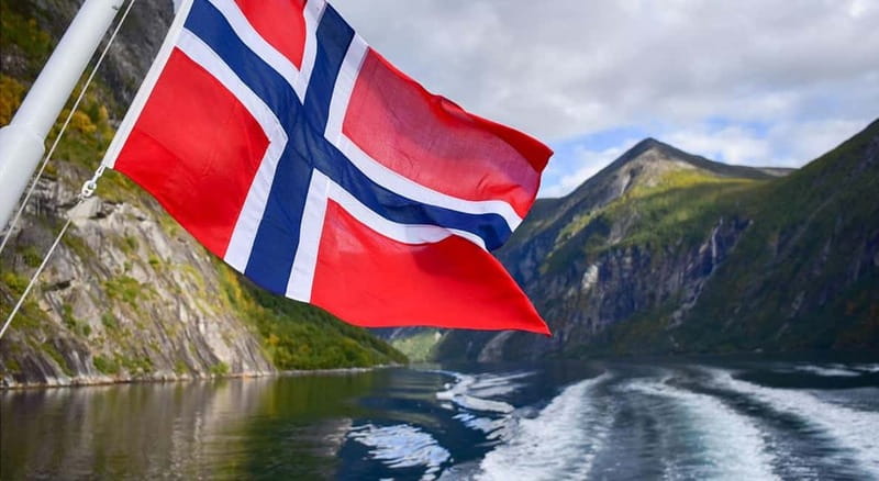 Geiranger: Fjord and Waterfalls Sightseeing Boat Trip - The Bridal Veil and the Suitor