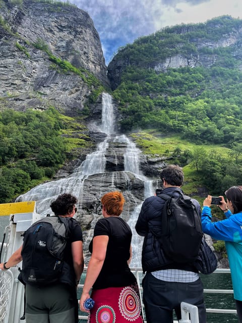 Geiranger Fjord Boat Tour with Waterfall Tasting - The Seven Sisters: Geiranger’s signature waterfall view