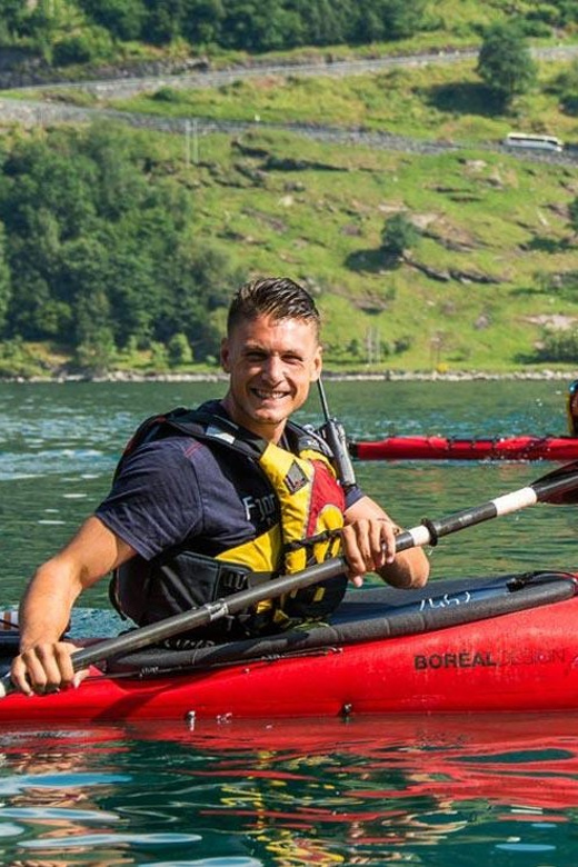Geiranger: Kayak tour with guide - Safety, comfort, and physical limits