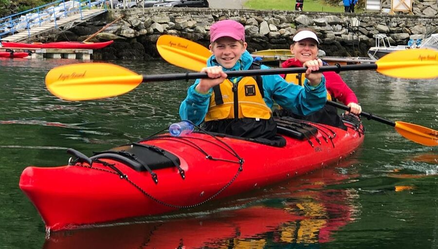 Geiranger: Kayak tour with guide - Who should book this Geiranger kayak tour?