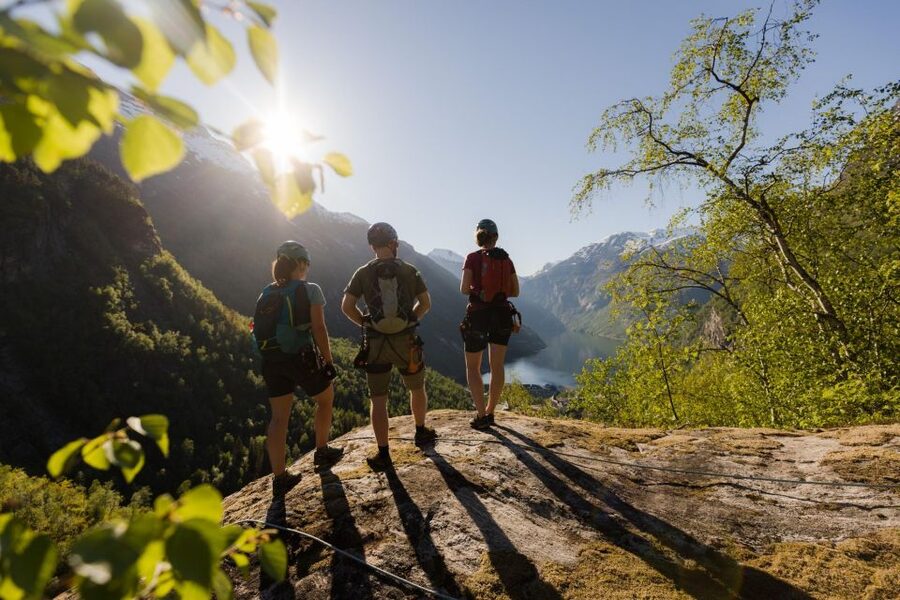 Geiranger: Rappelling tour with epic view - Key points to know before booking