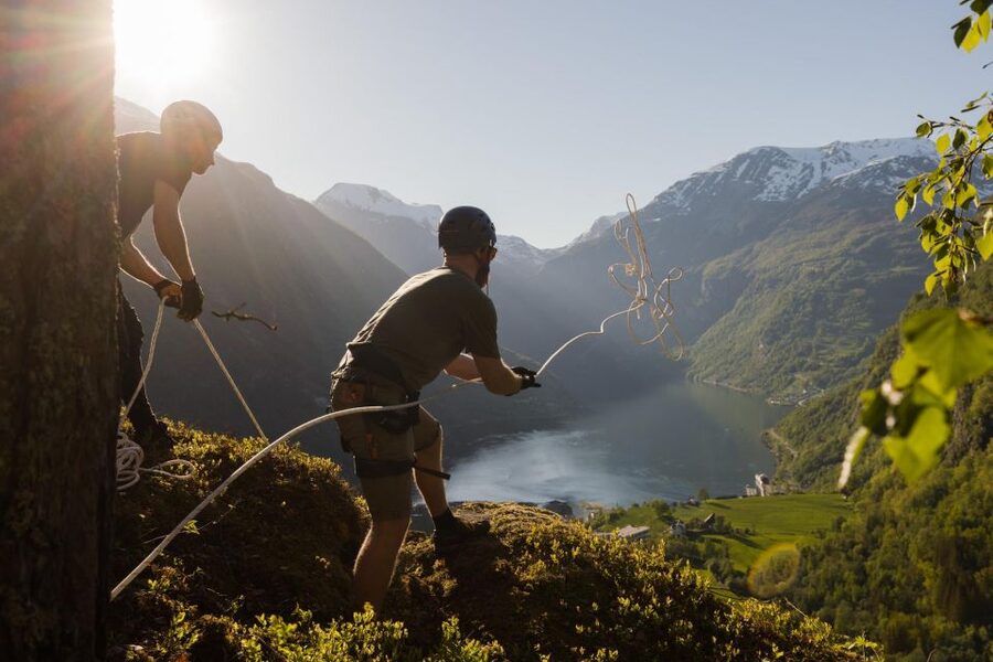 Geiranger: Rappelling tour with epic view - Two big rappels above Geiranger