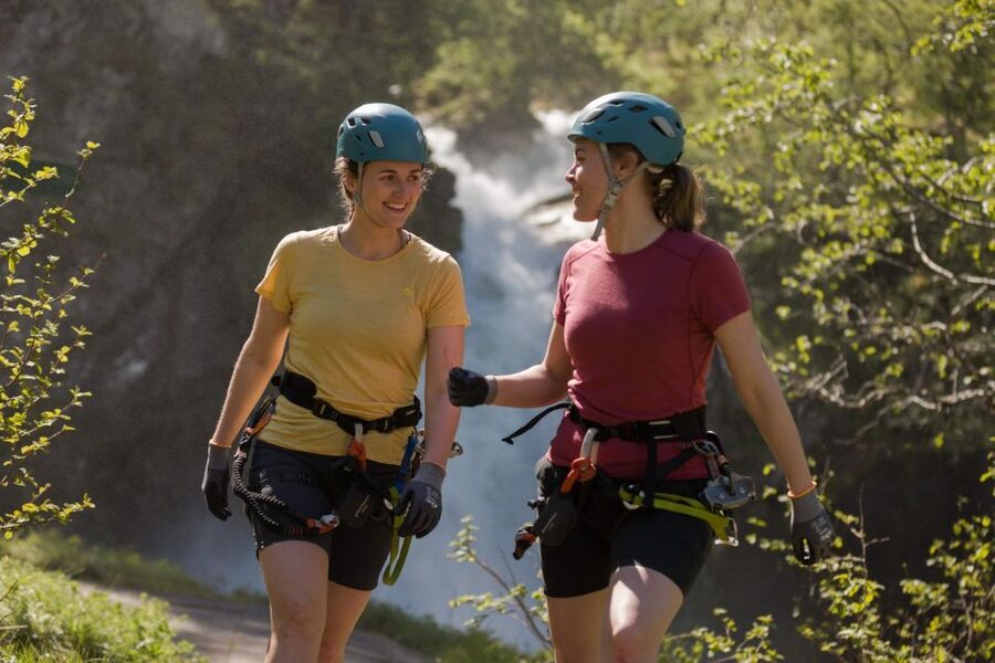 Geiranger: Rappelling tour with epic view - Who will enjoy this route most