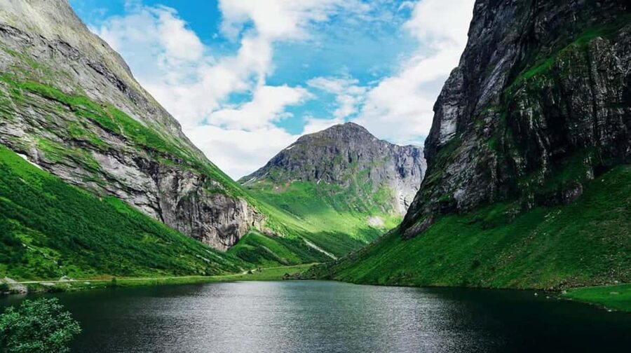 Geiranger to Ålesund Bus Tour (one way) - Geirangerfjord by catamaran