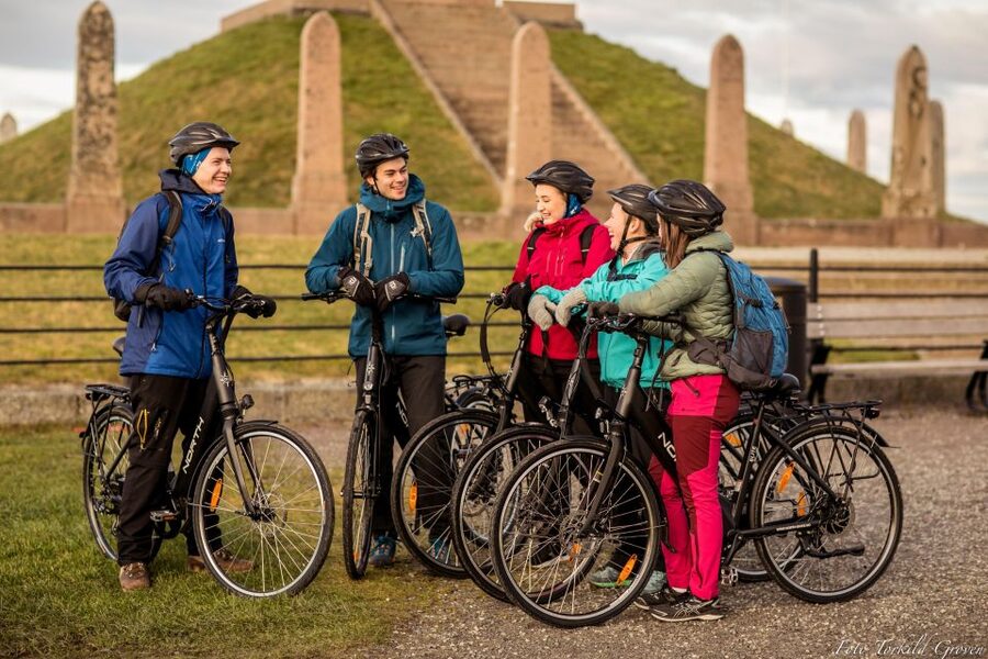 Guided E-Bike Tour in Haugesund: city, vikings, Rising Tides - What the guides add to the ride