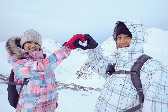 Guided easy snowshoeing with a visit to local café - What koselig means in practice