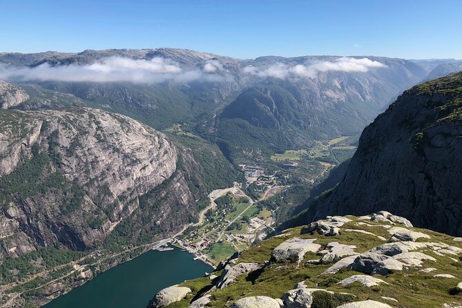 Guided hike to Kjerag and Kjeragbolten - Reaching Kjeragbolten above Lysefjord