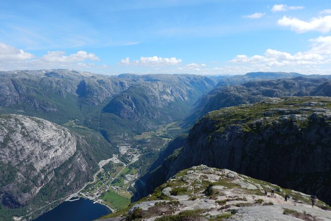 Guided hike to Kjerag and Kjeragbolten - Booking, cancellation, and practical planning