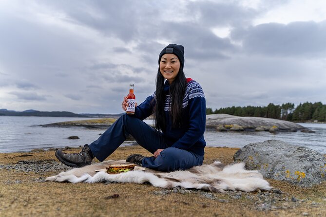 Guided Kayak Tour Bergen - A Norwegian lunch after the workout