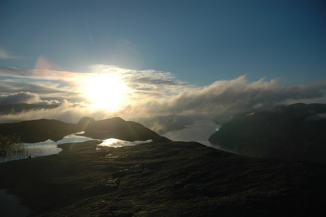 Guided sunrise hike to Pulpit Rock Preikestolen - Hiking to the plateau before sunrise