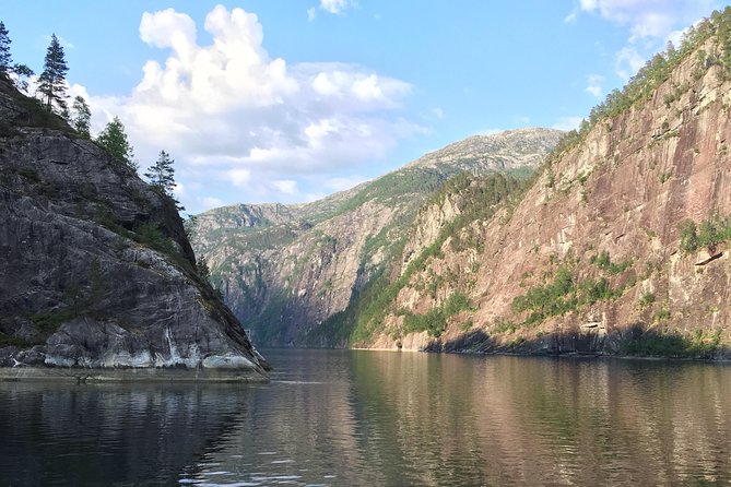 GUIDED TOUR: Secrets of the Fjords - the Osterfjord and Mo, 6.5 hours - Hesjedalsfossen, an offbeat waterfall stop