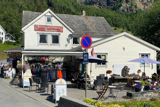 Guided tour to Hardanger Fjord, Waterfalls and Ferry Crossing - Jondal to Tørvikbygd completes the ferry loop