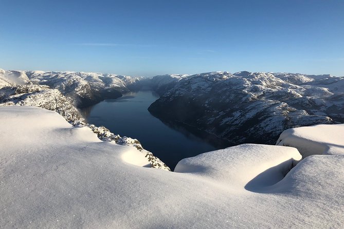 Guided winter hike to Pulpit Rock Preikestolen - Leaving Stavanger at 7 a.m.