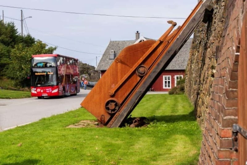 Haugesund: City Sightseeing Hop-On Hop-Off Bus Tour - Stops 5 and 6: City Hall, Vår Frelses Church, and the folk museum