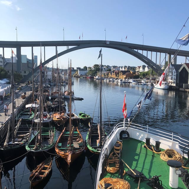 Haugesund: Guided Scenic Minibus tour of Haugesund - Rising Tides brings modern art into the route
