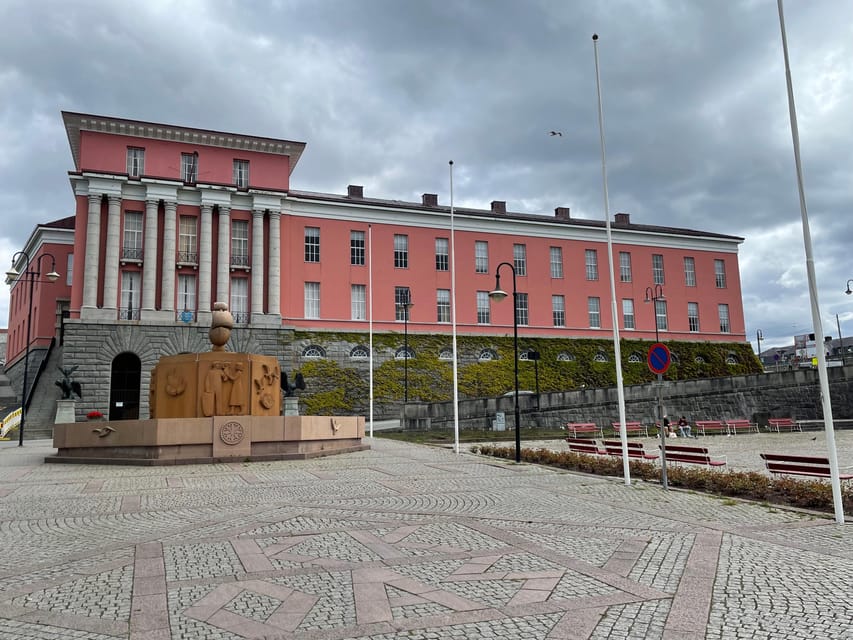 Haugesund: Guided Scenic Minibus tour of Haugesund - Harald Fairhair and Norway’s unification story