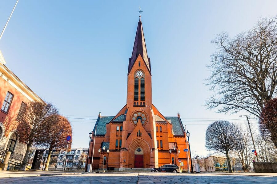 Haugesund: Guided Scenic Minibus tour of Haugesund - Why the short schedule works, and where it does not