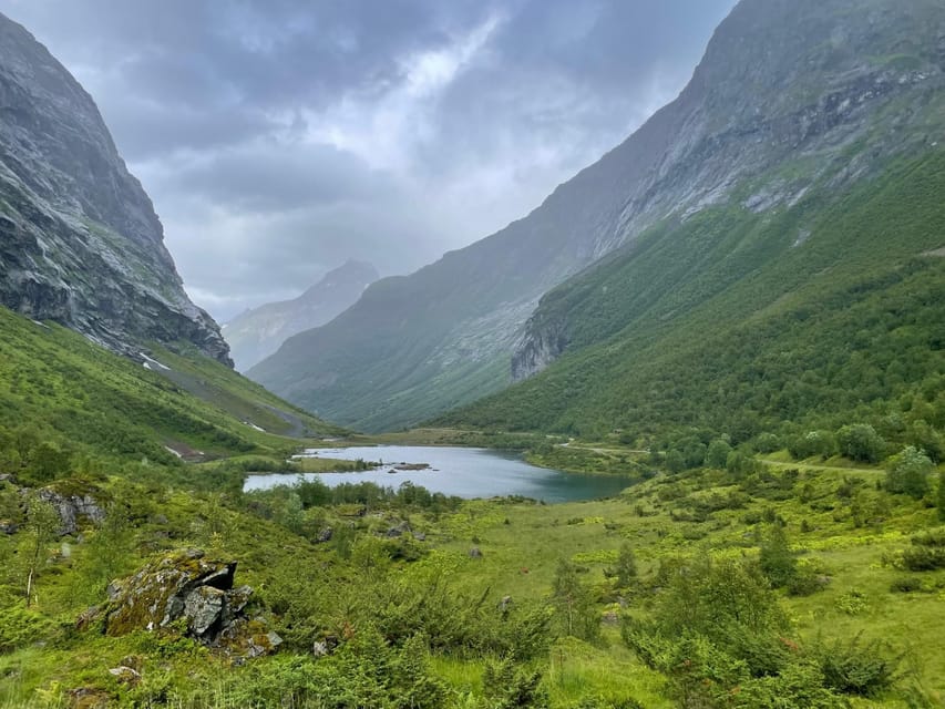 Hellesylt to Norangsdalen: Scenic E-Bike Tour - The snack break: useful, but not a meal