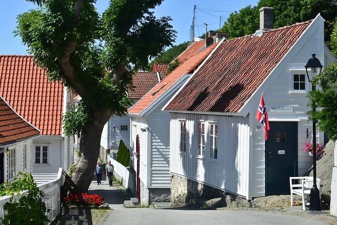 Highlights of the Region -City/Skudenes/Avaldsnes Guided Bustour - Akrasanden, where the schedule meets the weather