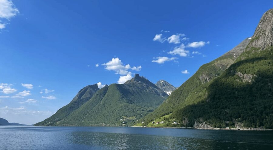 Hjørundfjord Fjord Cruise Afternoon Rountrip from Ålesund - Ålesund to Hjørundfjord, with the Sunnmøre Alps ahead