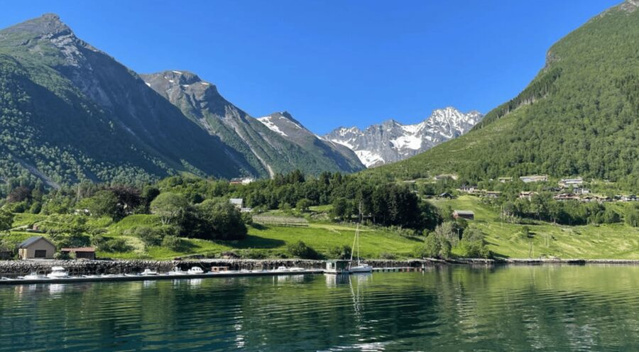 Hjørundfjord Fjord Cruise Afternoon Rountrip from Ålesund - Passing Trandal, Sæbø, and Urke