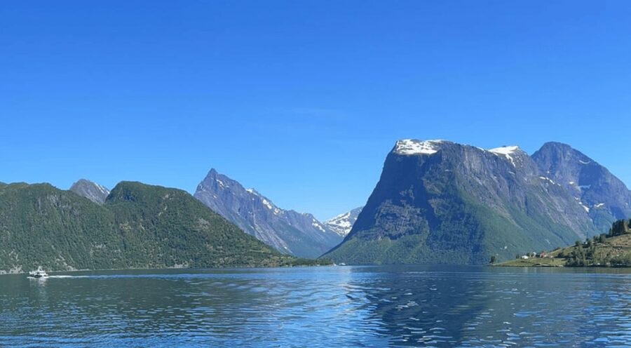 Hjørundfjord Fjord Cruise Afternoon Rountrip from Ålesund - Who should book this cruise?