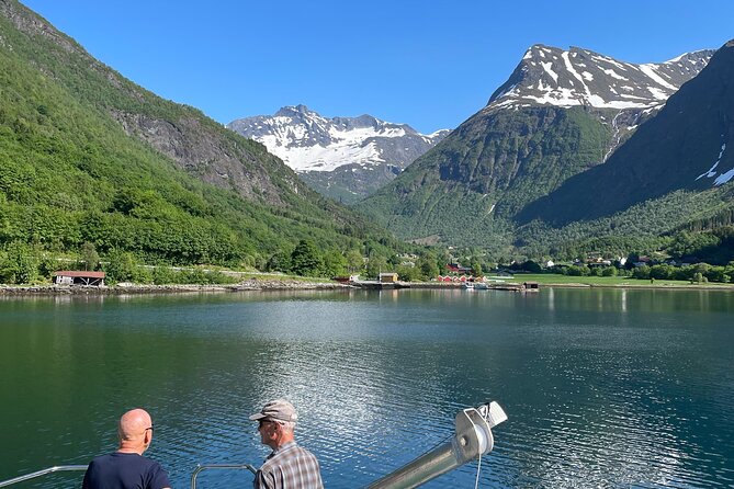 Hjørundfjord Fjord Tour Roundtrip from Ålesund - Thirty minutes in Øye
