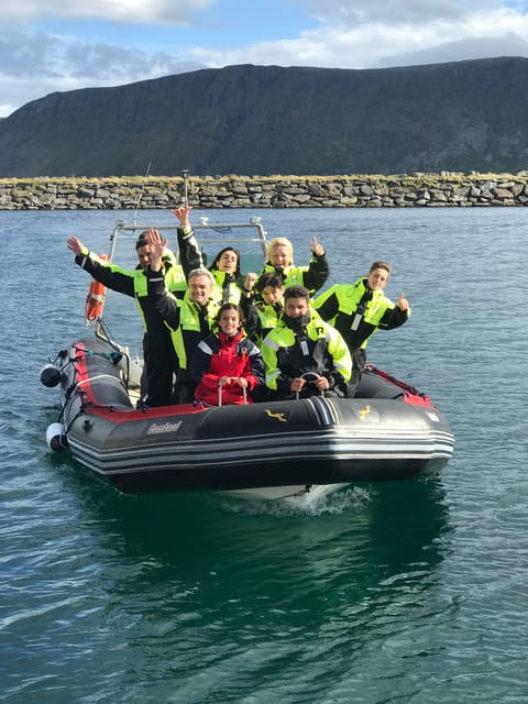 Honningsvåg: North Cape King Crab & Arctic Wildlife Safari - A final stop near Honningsvåg Harbour
