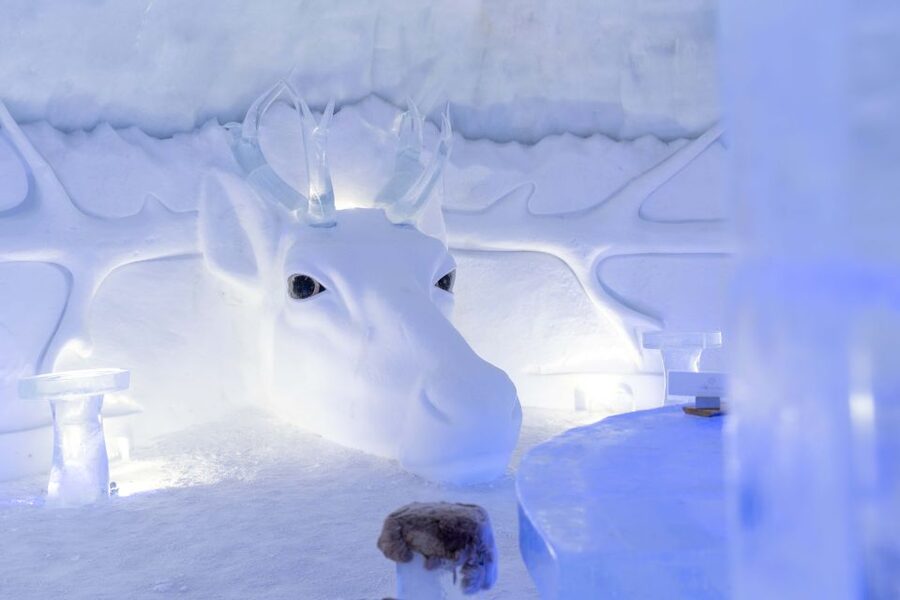 Kirkenes: Snowhotel Entrance Ticket - The walk from reception to the frozen hotel