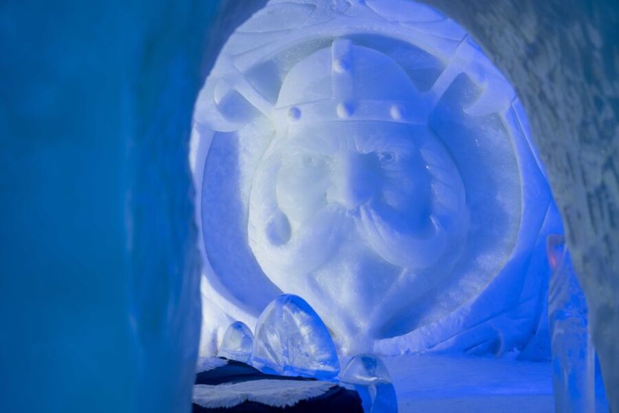 Kirkenes: Snowhotel Entrance Ticket - The Icebar and restaurant stop