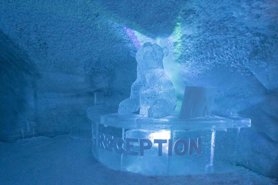 Kirkenes: Snowhotel Entrance Ticket - Which season suits this attraction?